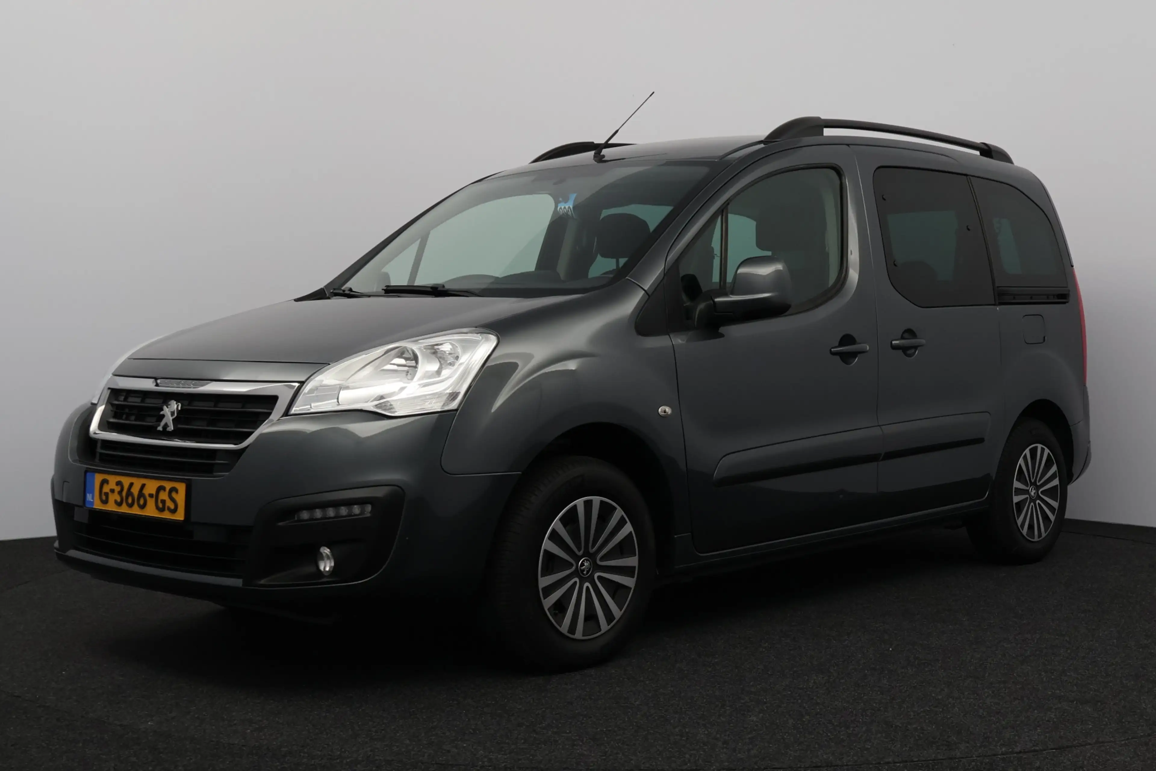 Peugeot Partner Tepee 1.2 PureTech Active/ D-Riem verv: 95.000 KM! — photo 2