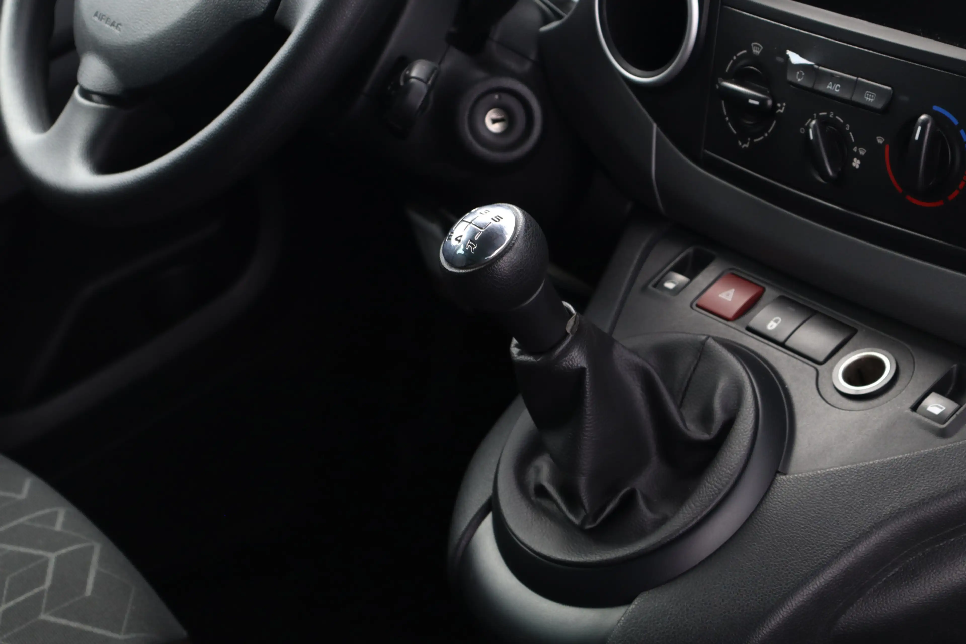 Peugeot Partner Tepee 1.2 PureTech Active/ D-Riem verv: 95.000 KM! — photo 38