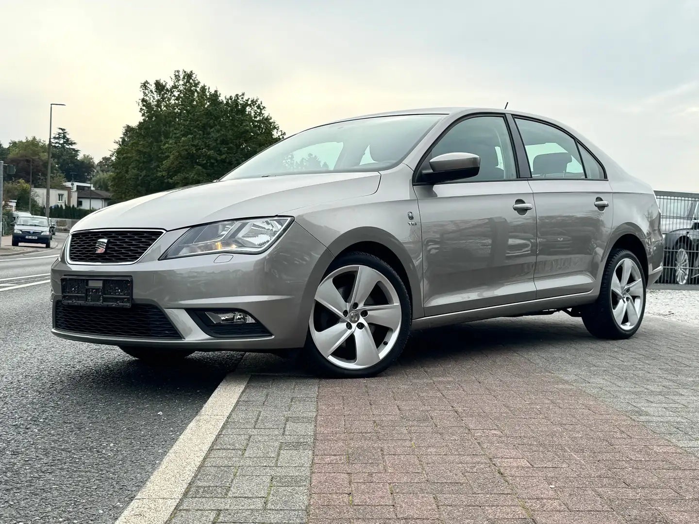 SEAT Toledo Style Navi Sitzheizung Tempomat Klimaautomatik TOP Beige - 1
