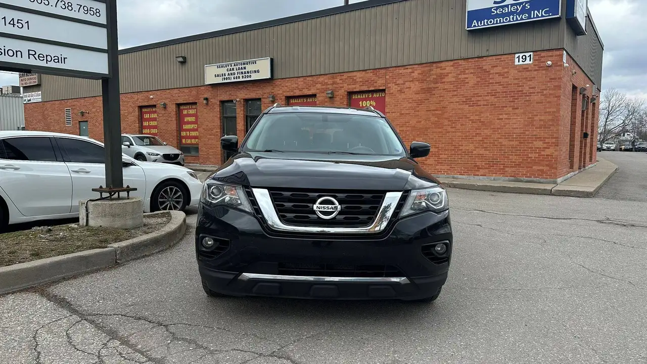 Nissan Pathfinder снимка Nissan Pathfinder