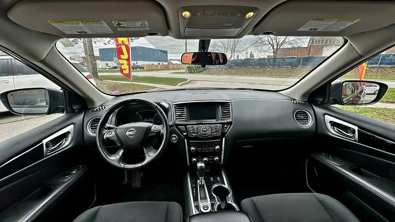 Nissan Pathfinder снимка Nissan Pathfinder