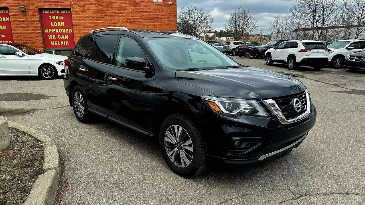 Nissan Pathfinder снимка Nissan Pathfinder