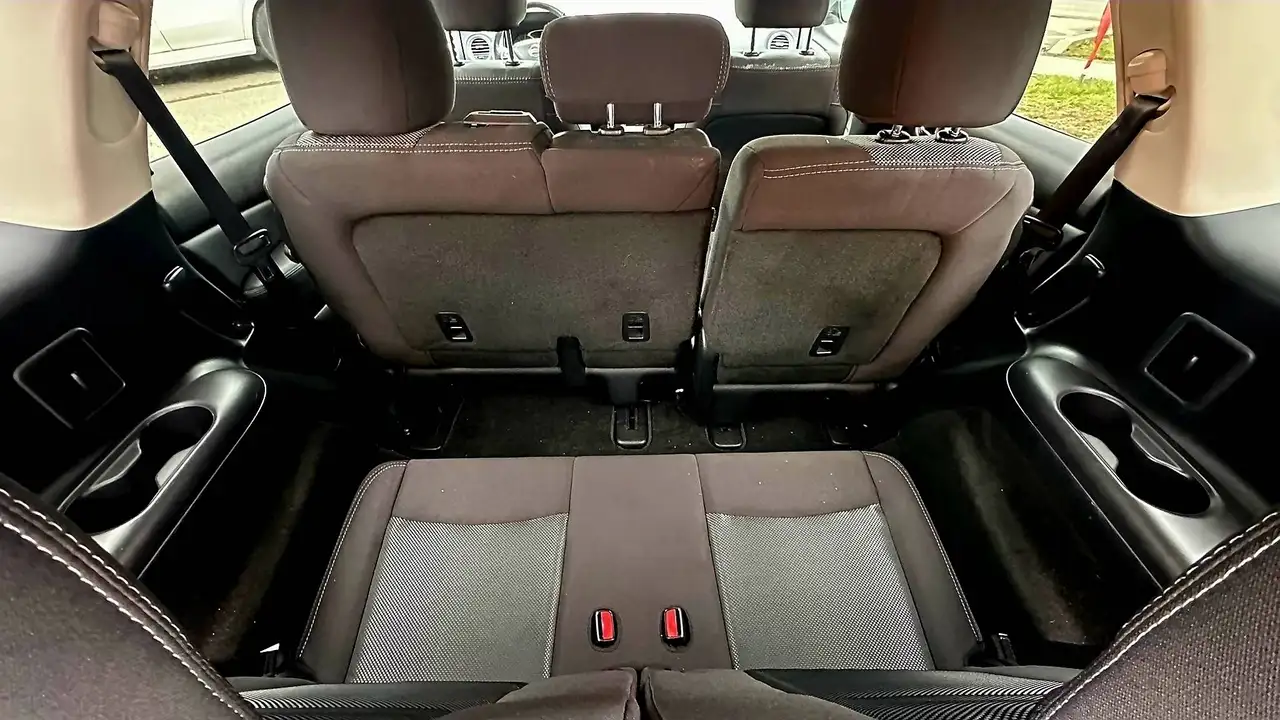 Nissan Pathfinder снимка Nissan Pathfinder
