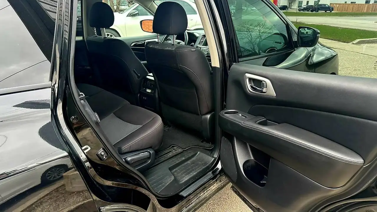 Nissan Pathfinder снимка Nissan Pathfinder