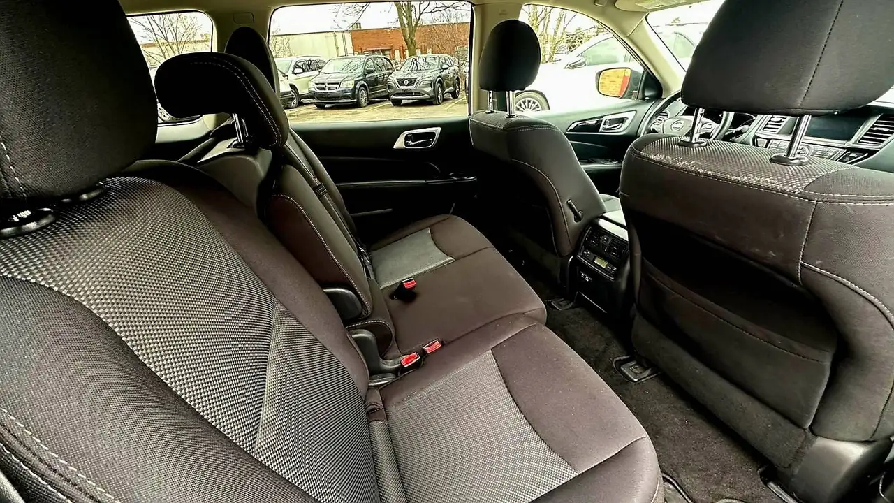 Nissan Pathfinder снимка Nissan Pathfinder