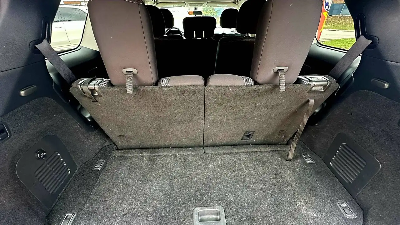 Nissan Pathfinder снимка Nissan Pathfinder