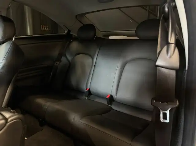 Mercedes-Benz C-Class view 4
