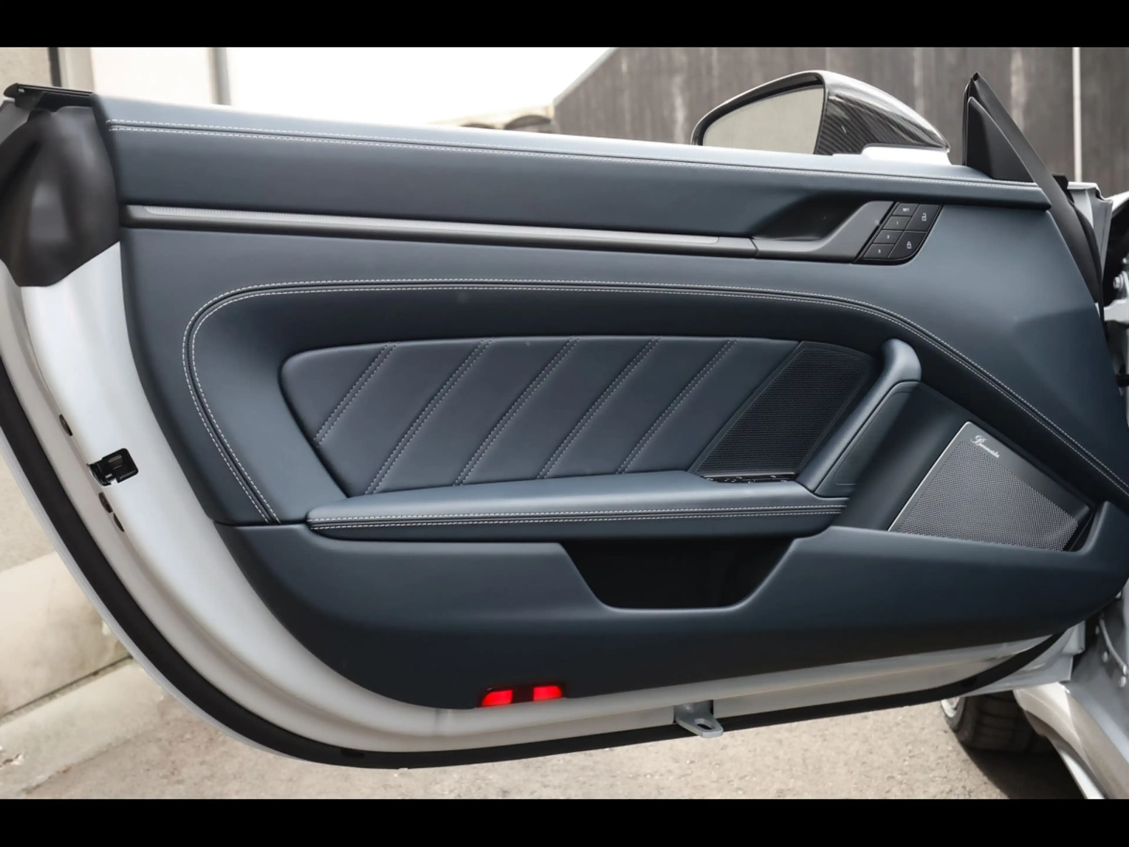 Porsche 911 (992.2) TARGA 4 GTS PDK°CARBON SPORTDESIGN°930 — photo 9