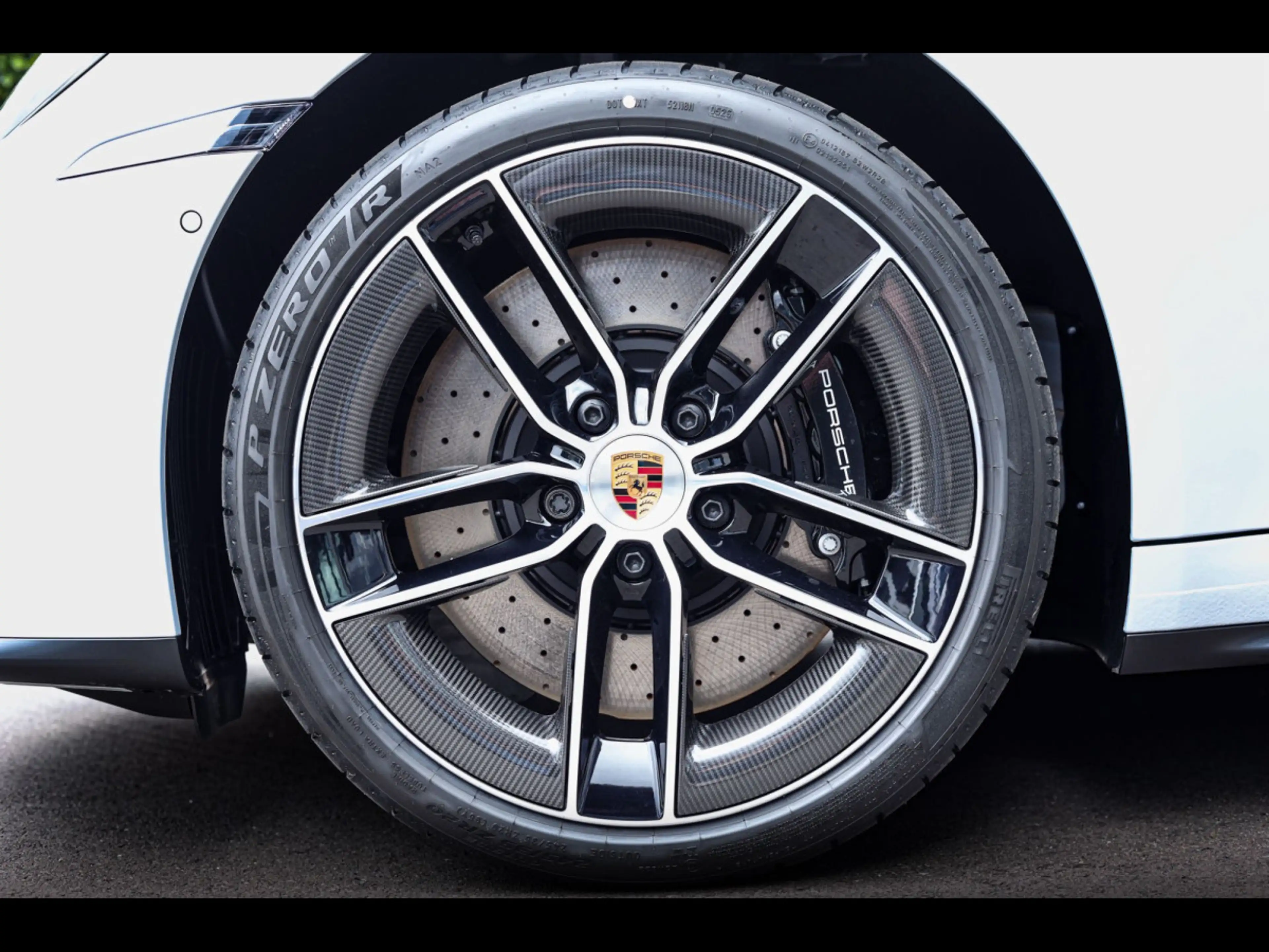 Porsche 911 (992.2) TARGA 4 GTS PDK°CARBON SPORTDESIGN°930 — photo 8