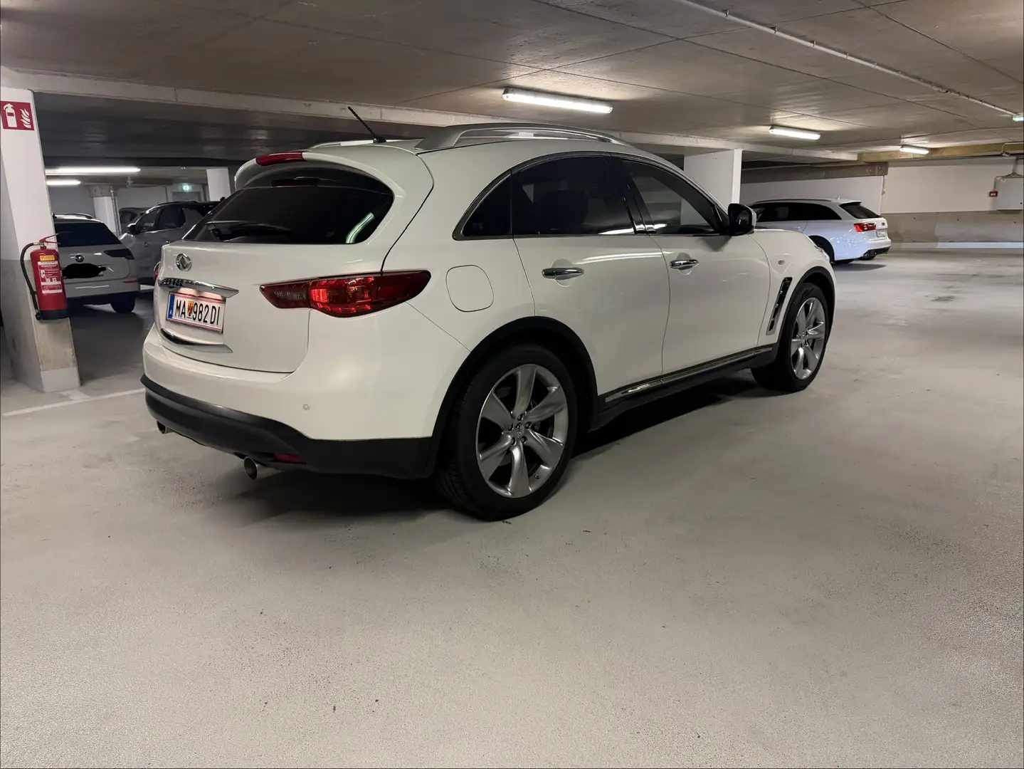 Infiniti QX70 S Premium 3,0d Aut. Weiß - 2