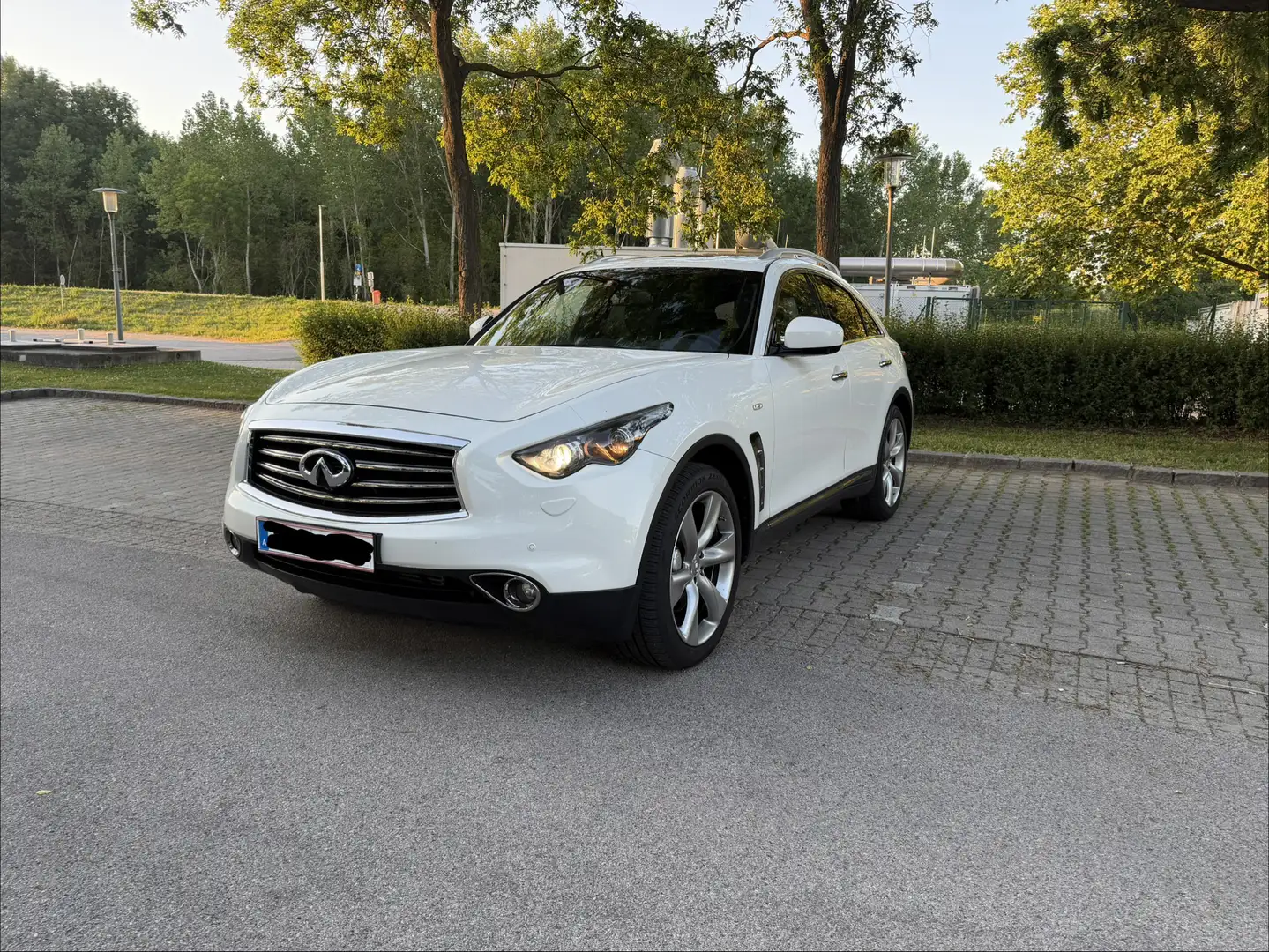 Infiniti QX70 S Premium 3,0d Aut. Weiß - 1