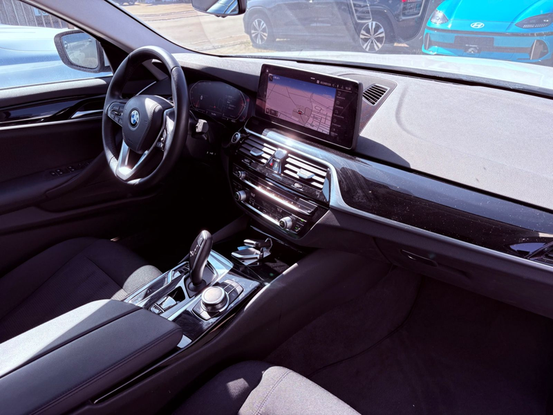 BMW 520 i Touring|1.Hand|R-Kamera| — photo 6