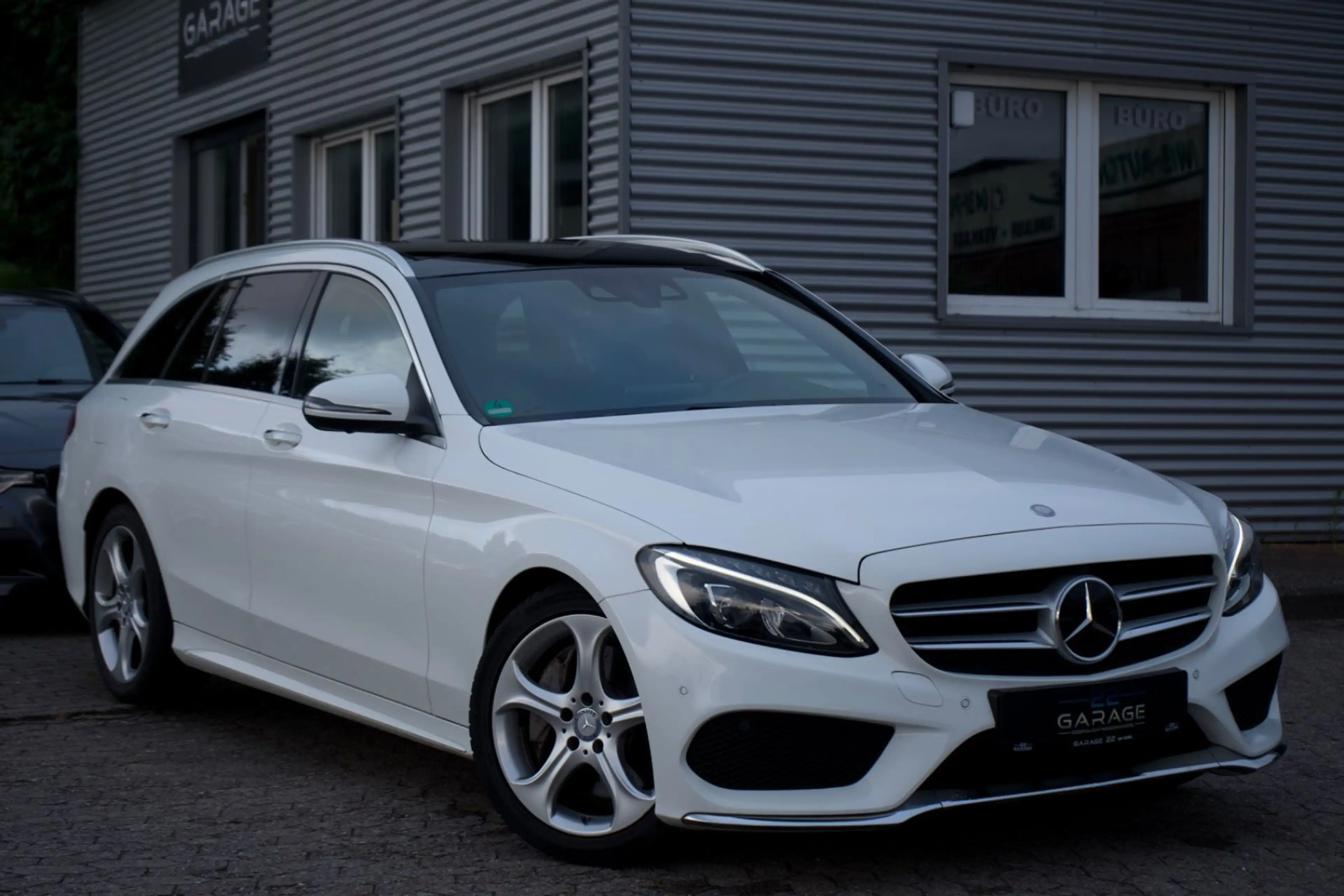 Mercedes-Benz C 250 AMG Line/PANO/360/ACC/NAVI — photo 2