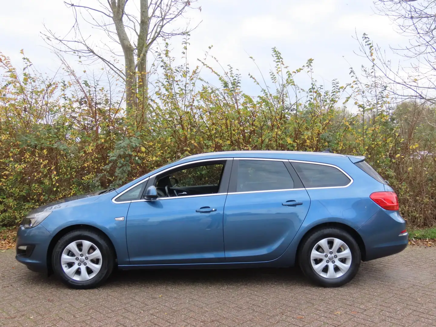 Opel Astra Sports Tourer 1.4 Turbo Blitz *2e EIG! *Navi *Crui Blauw - 2