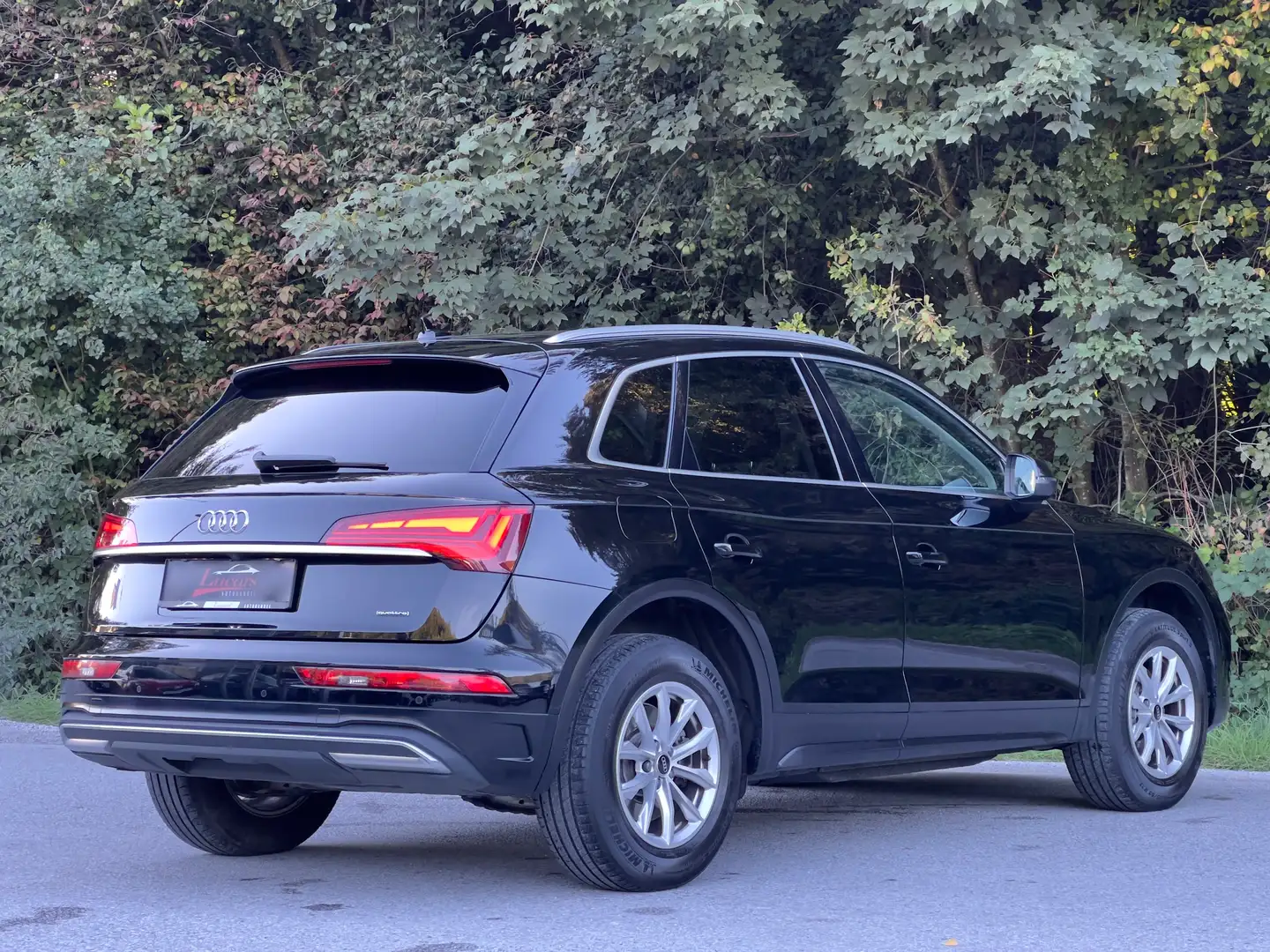 Audi Q5 40 TDI quattro Aut. *VIRTUALCOCKPIT*AHK*NAVI*MATRIX-LED*AMBIENTE*RFKAMERA*1 BESITZ* Schwarz - 2