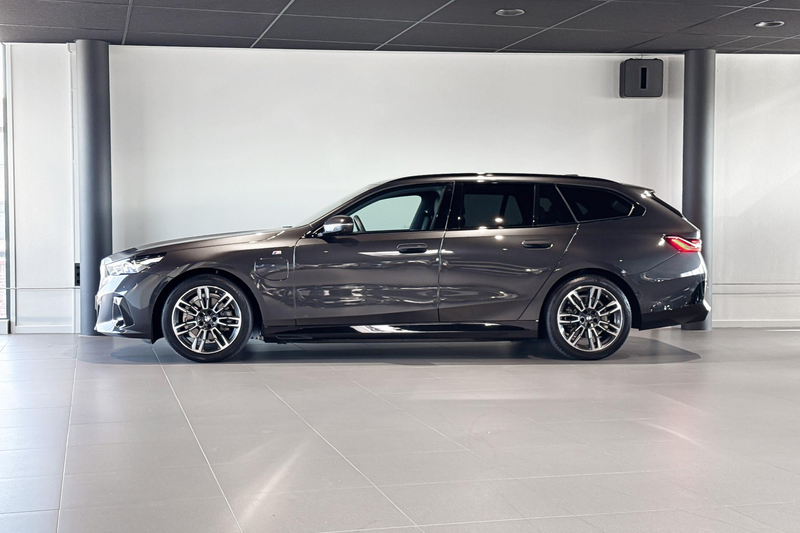 BMW 530 5 Serie Touring 530e M Sport Edition | Harman Kard — photo 2