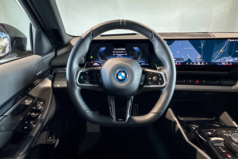 BMW 530 5 Serie Touring 530e M Sport Edition | Harman Kard — photo 13