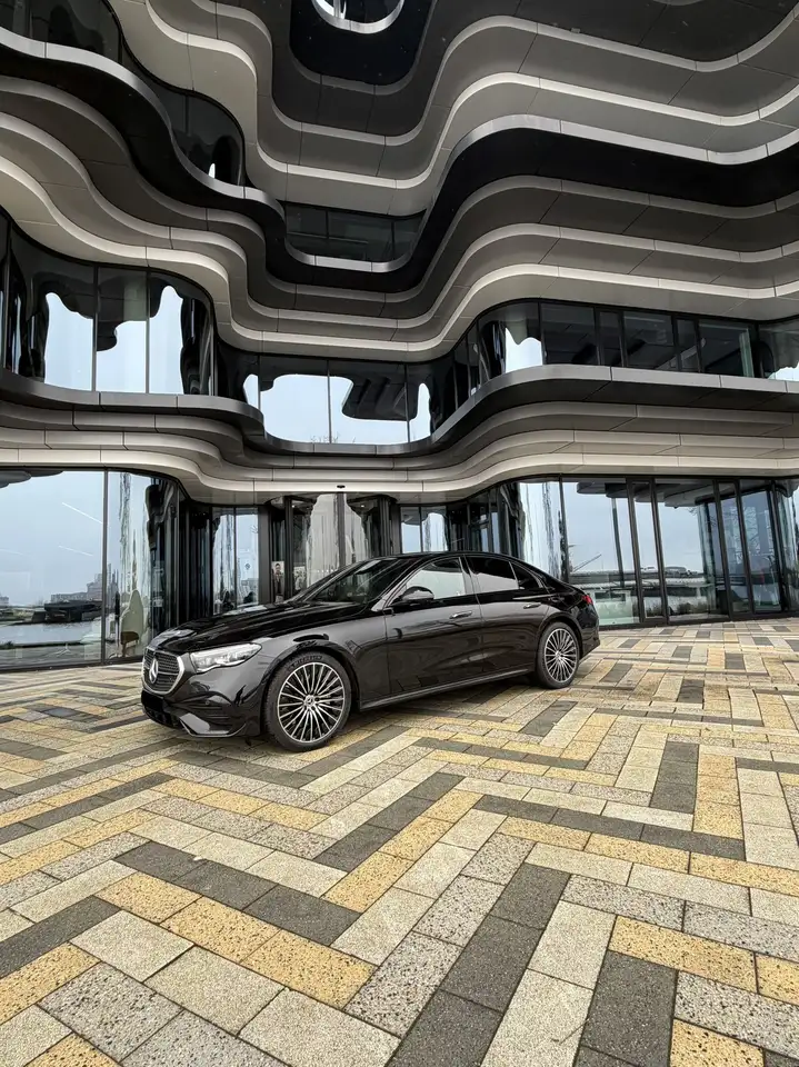 Mercedes-Benz E 300