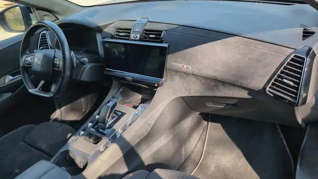 DS Automobiles DS 7 view 10