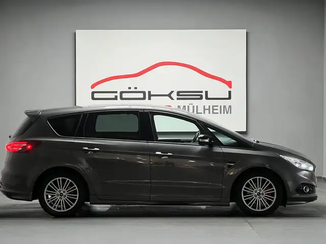 Ford S-Max view 5