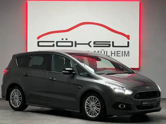 Ford S-Max view 4