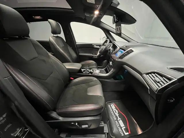 Ford S-Max view 12
