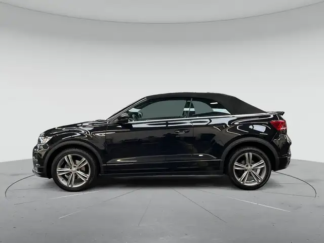 Volkswagen T-Roc view 3