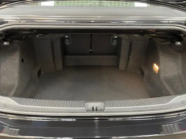 Volkswagen T-Roc view 11