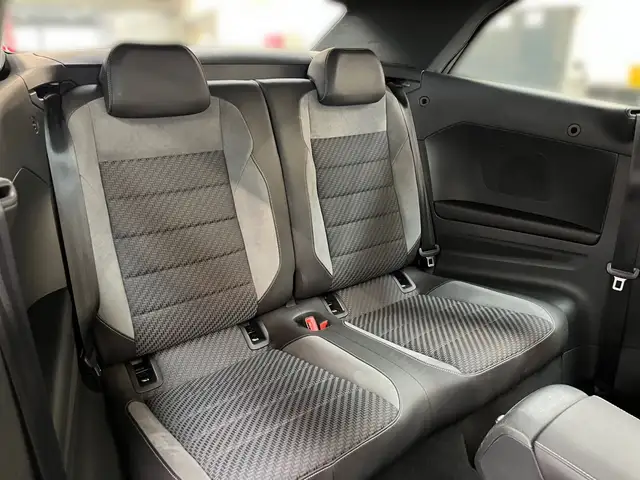 Volkswagen T-Roc view 9