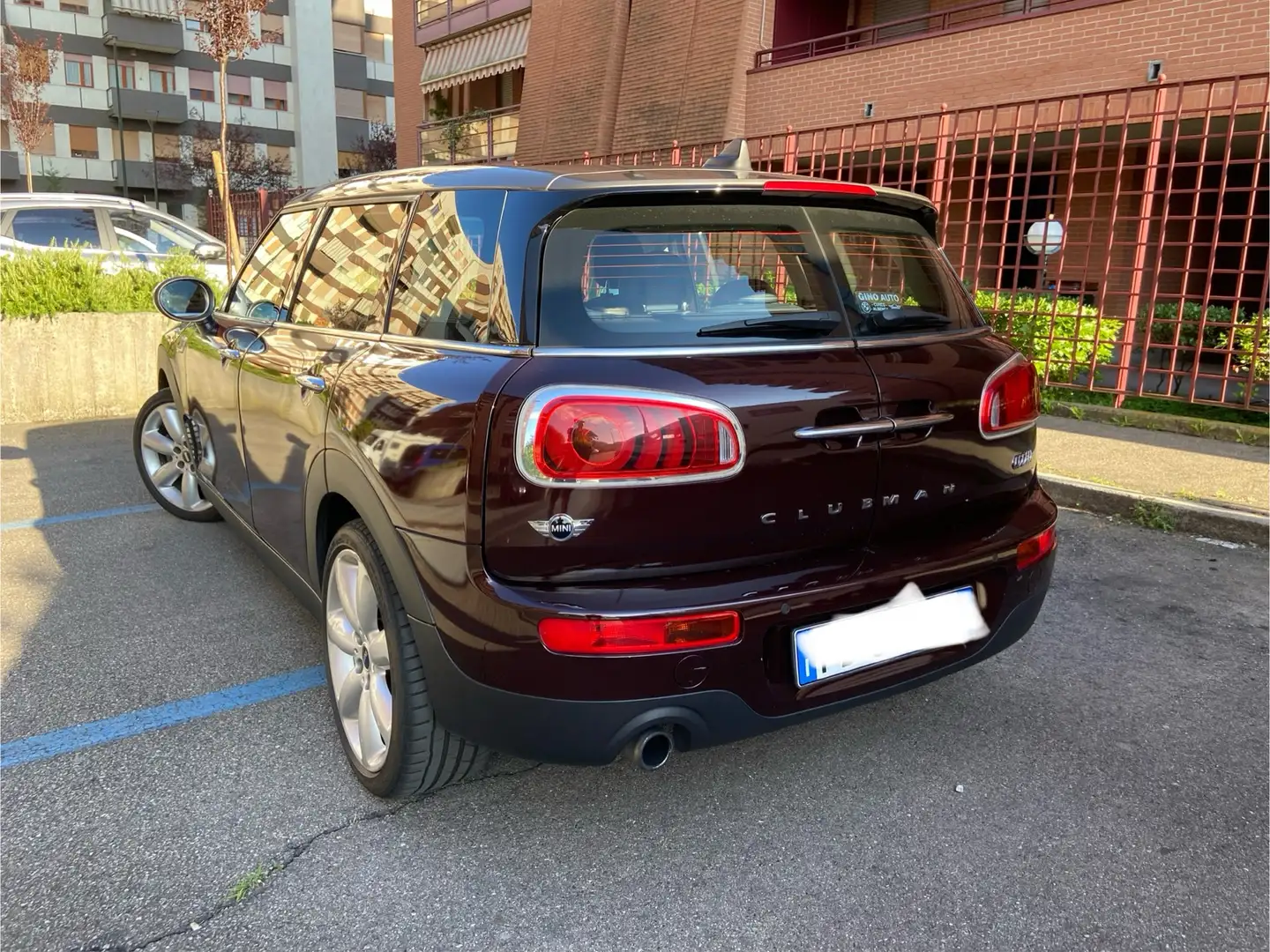 MINI Cooper Clubman 1.5 Hype Rojo - 2