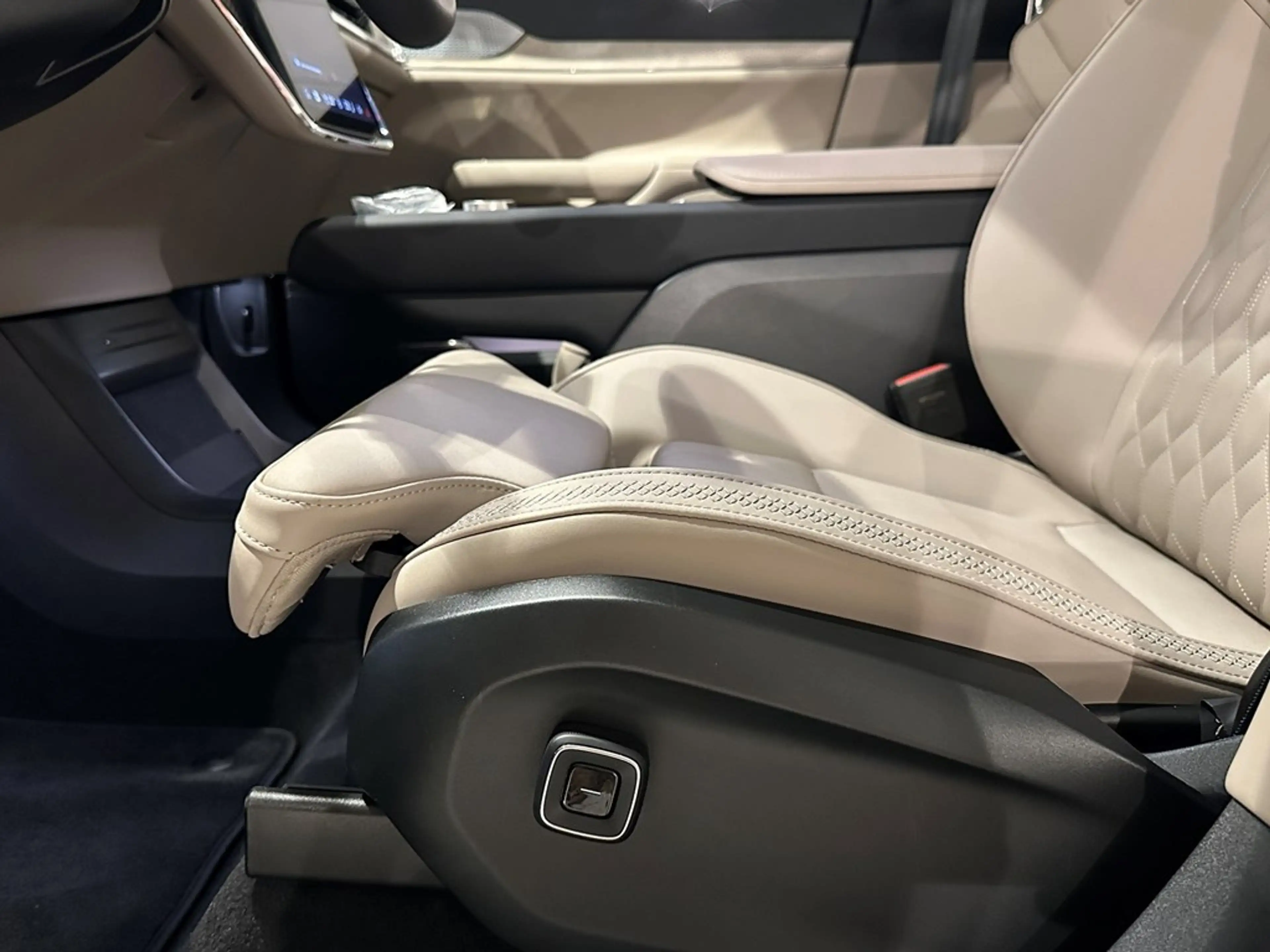 Volvo EX90 * SOLD * Ultra Twin Motor Perf. + LUCHTVERING/B&W — photo 6