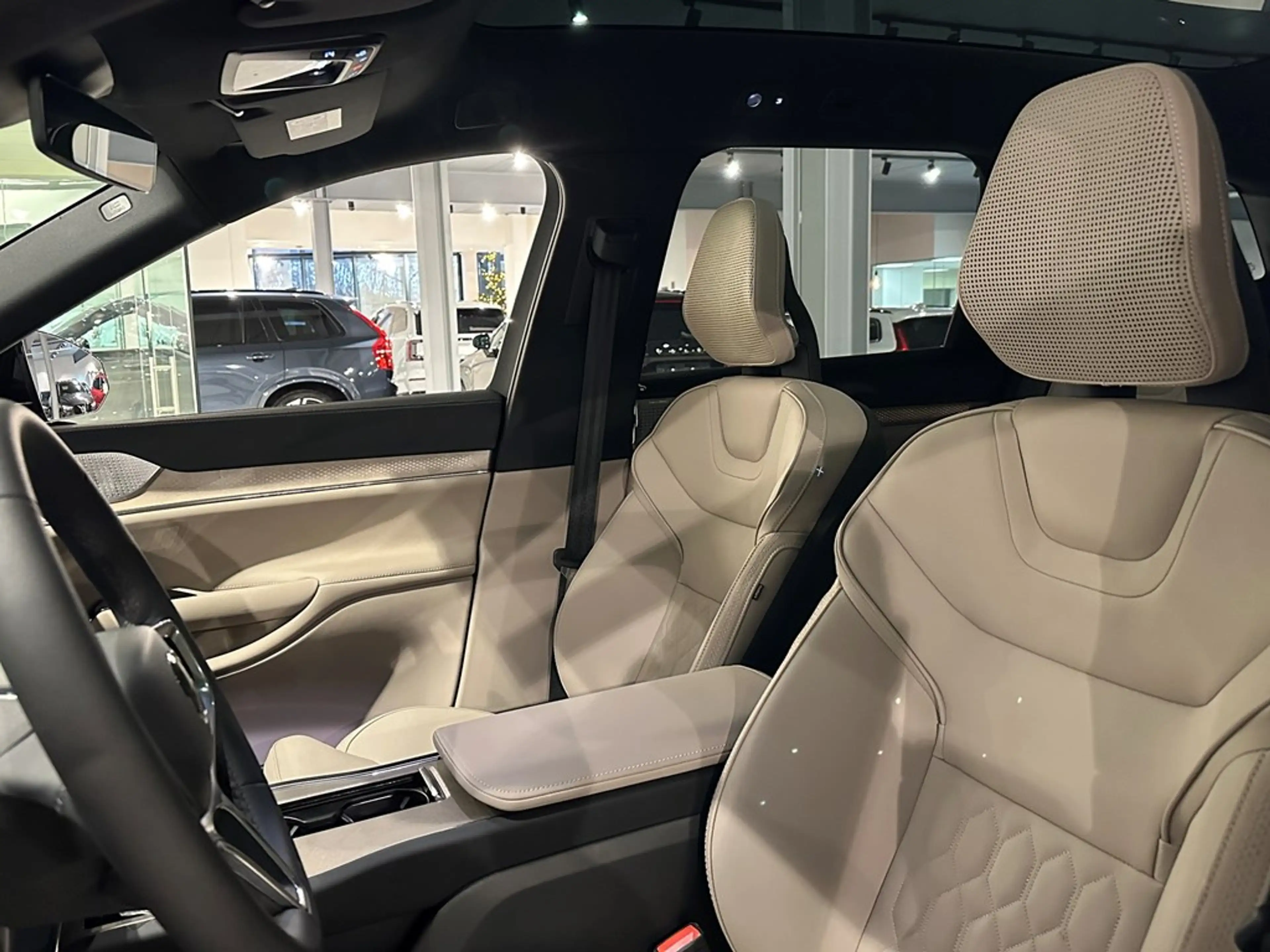 Volvo EX90 * SOLD * Ultra Twin Motor Perf. + LUCHTVERING/B&W — photo 5