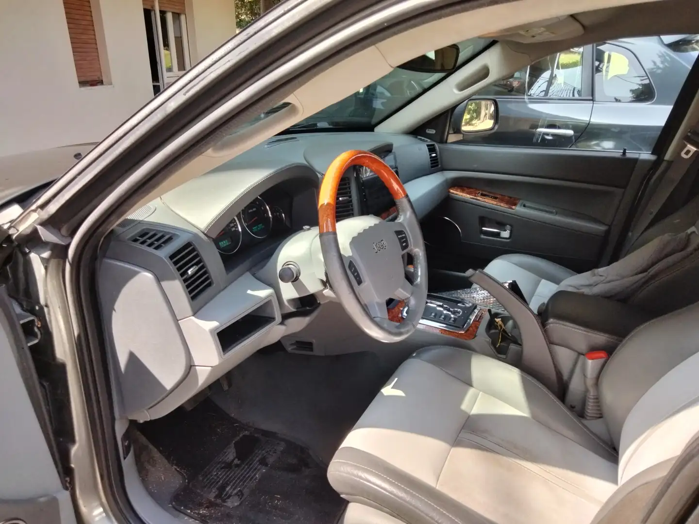 Jeep Grand Cherokee Grand Cherokee III 2005 3.0 V6 crd Overland auto - 2