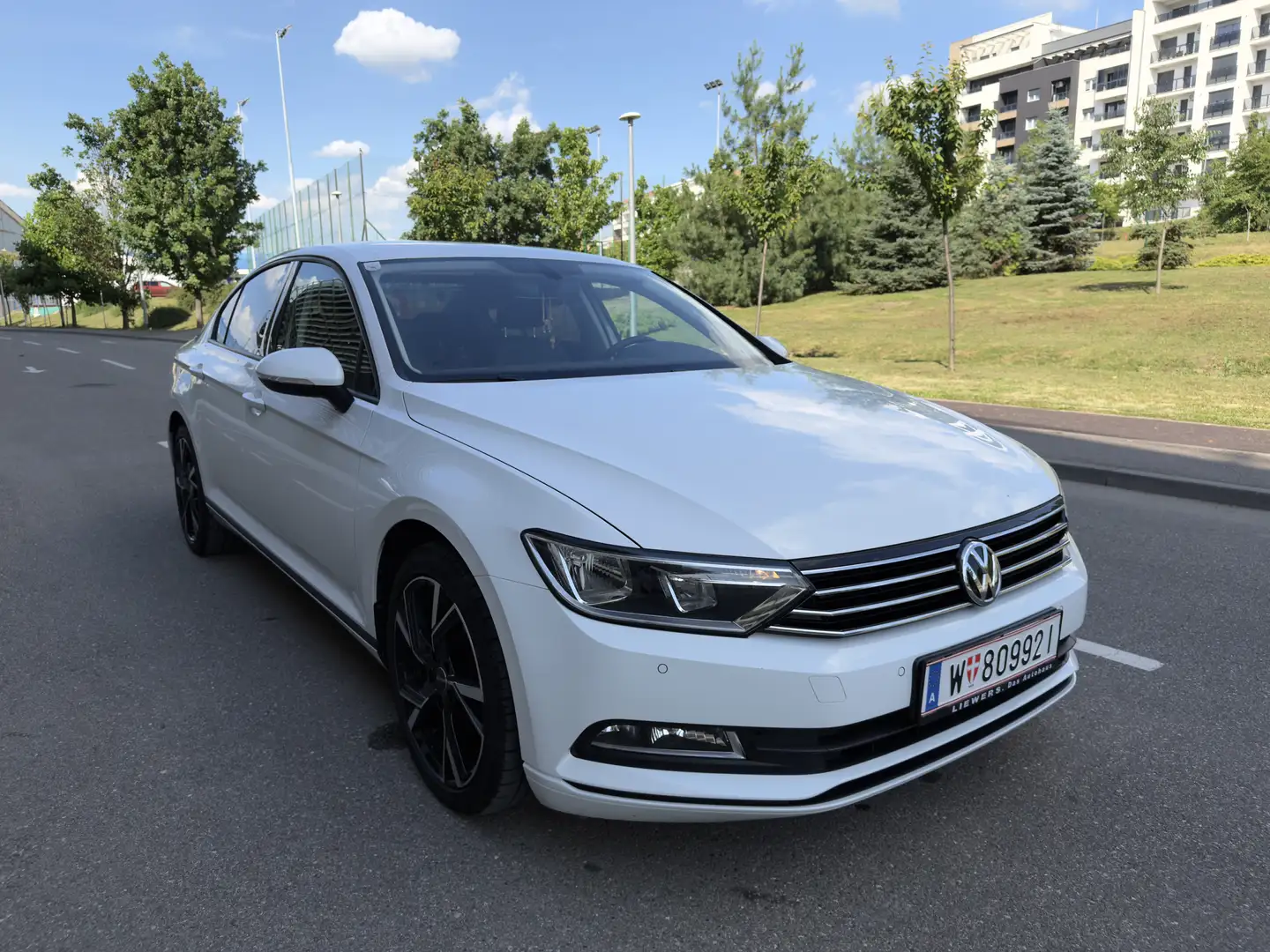 Volkswagen Passat 2.0 TDI SCR Trendline - 2