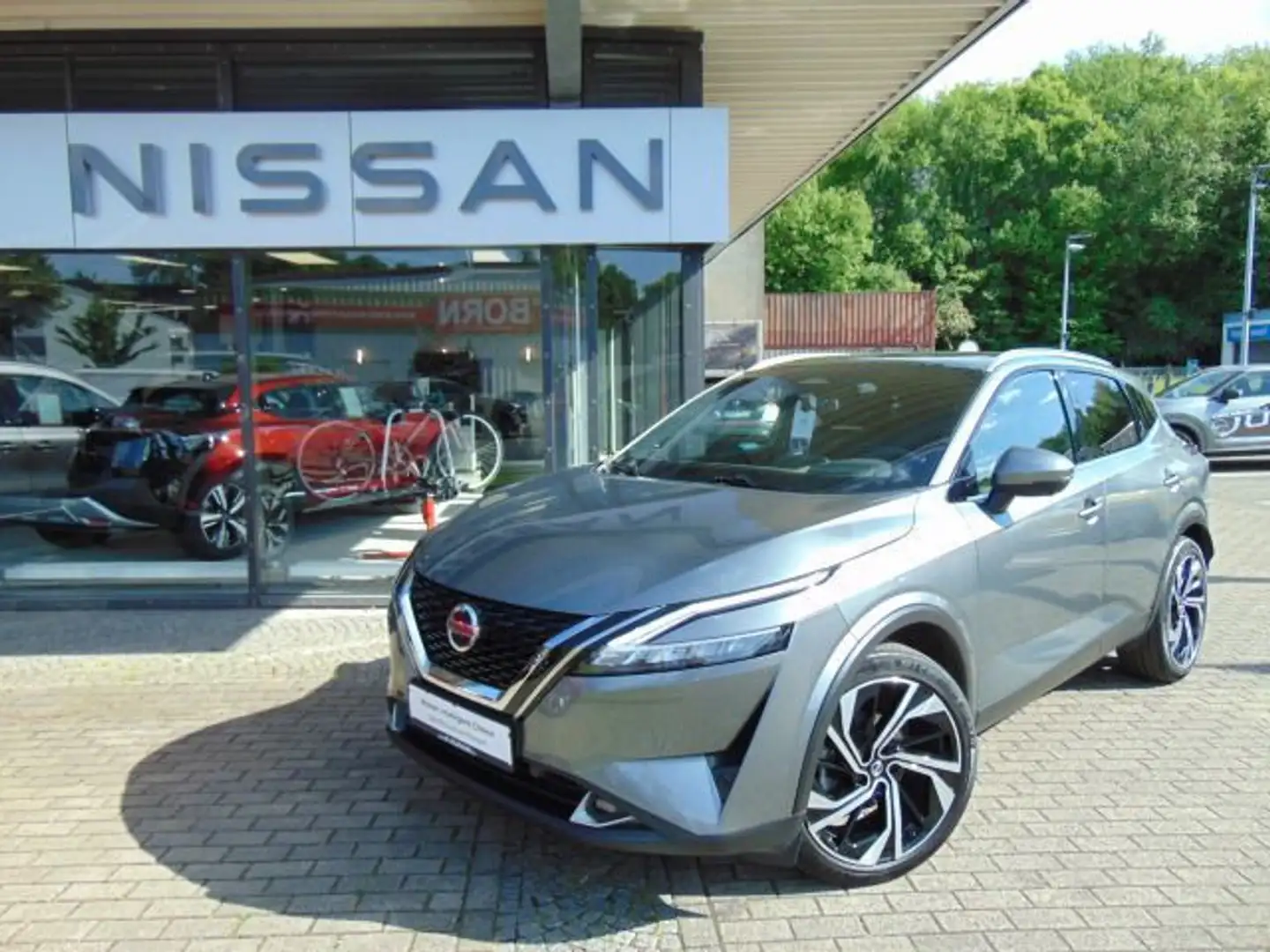 Nissan Qashqai 1.3 MHEV Tekna+ Alu 20" WR auf Alu 360° Gris - 1