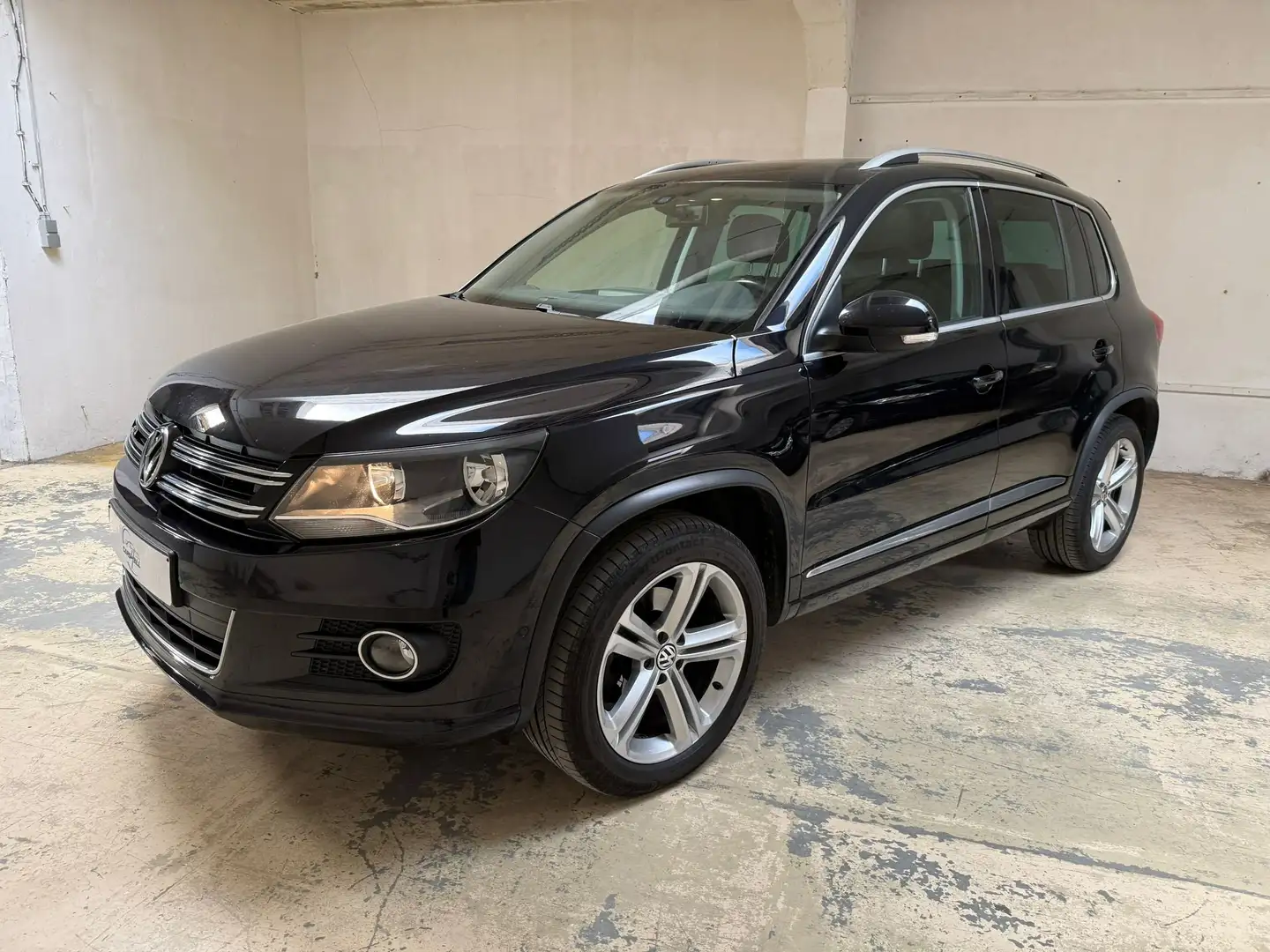 Volkswagen Tiguan Tiguan 1.4 TSI BlueMotion - RLINE - PANO - NAVI Schwarz - 2