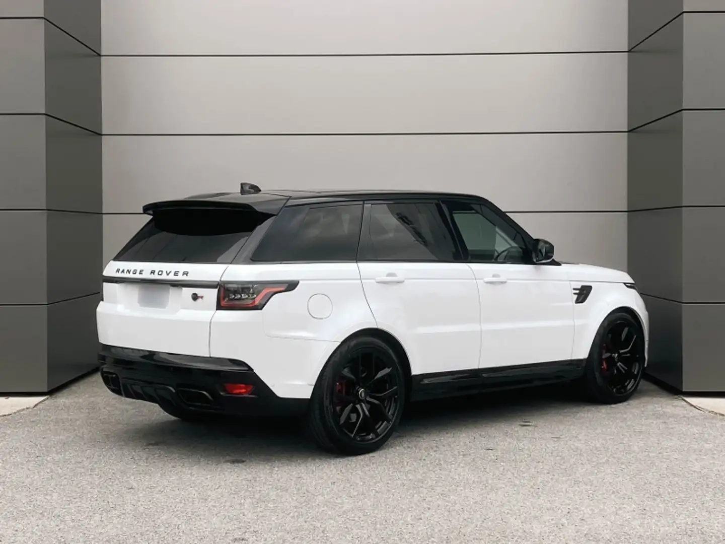 Land Rover Range Rover Sport 5.0 V8 S/C 575ch SVR Mark VIII - 2