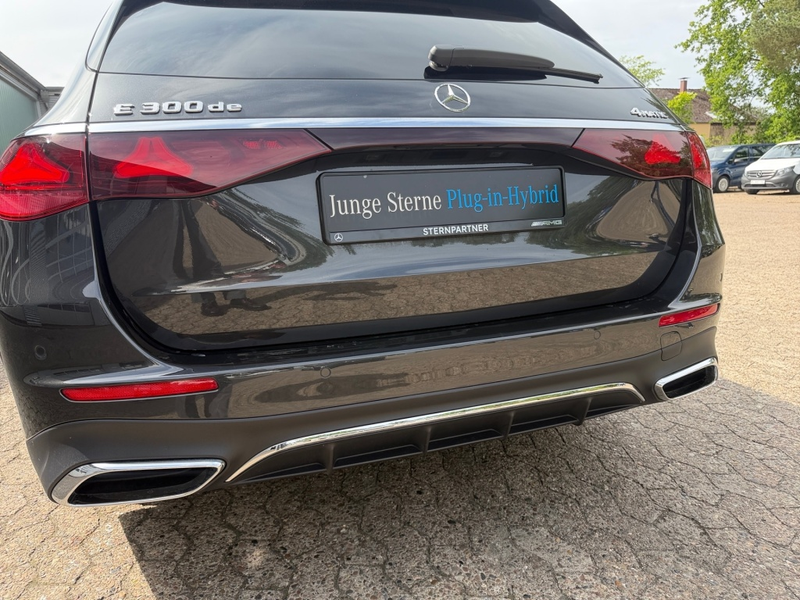 Mercedes-Benz E 300 T de 4M AMG+AHK+Superscreen+DigitalL+360° — photo 11