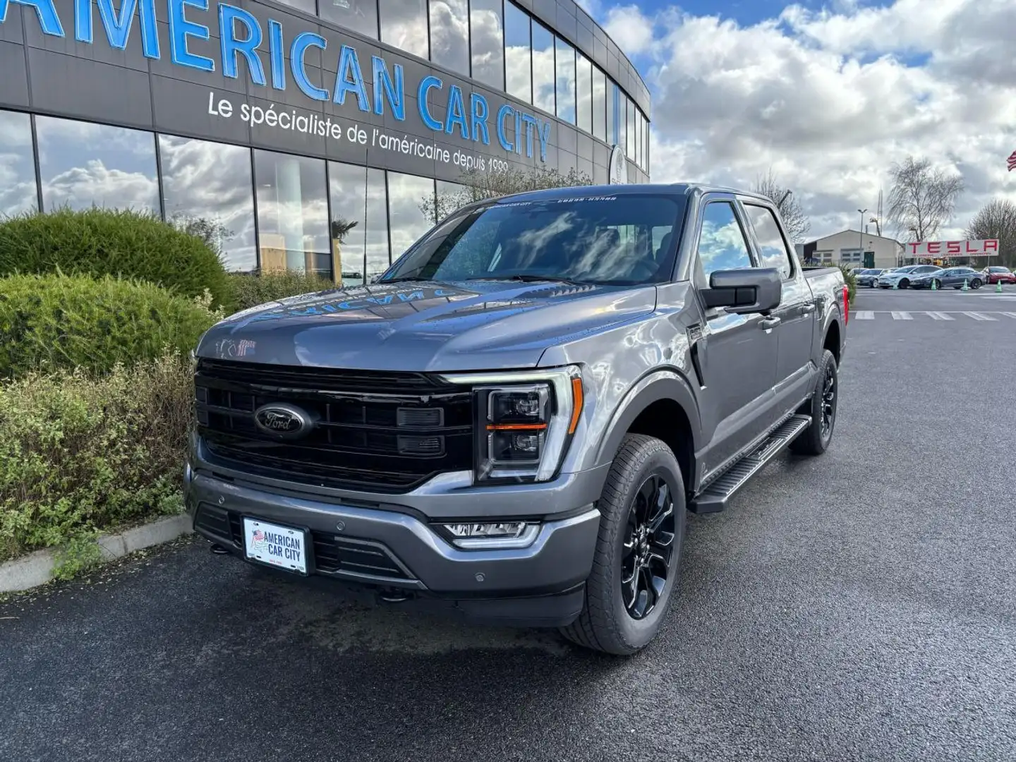 Ford F 150 Supercrew LARIAT Black Package V8 5.0L FLEXFUEL Gris - 1