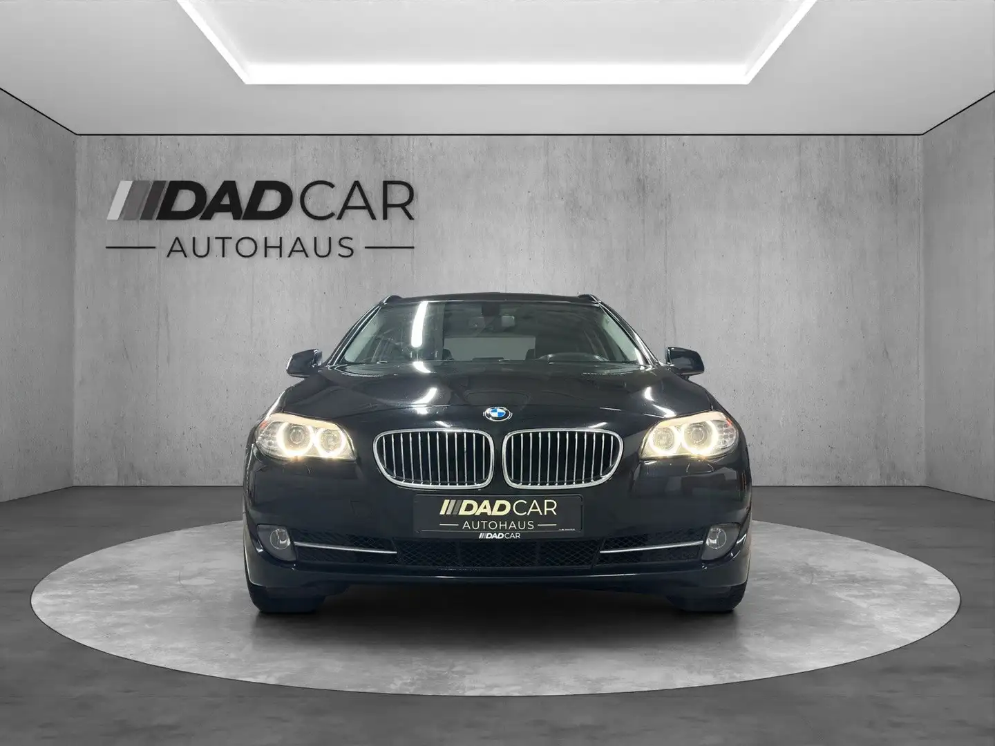 BMW 530 d xDrive 2.Hand *AHK*XENON*CARPLAY*NAVI*PDC* Schwarz - 2