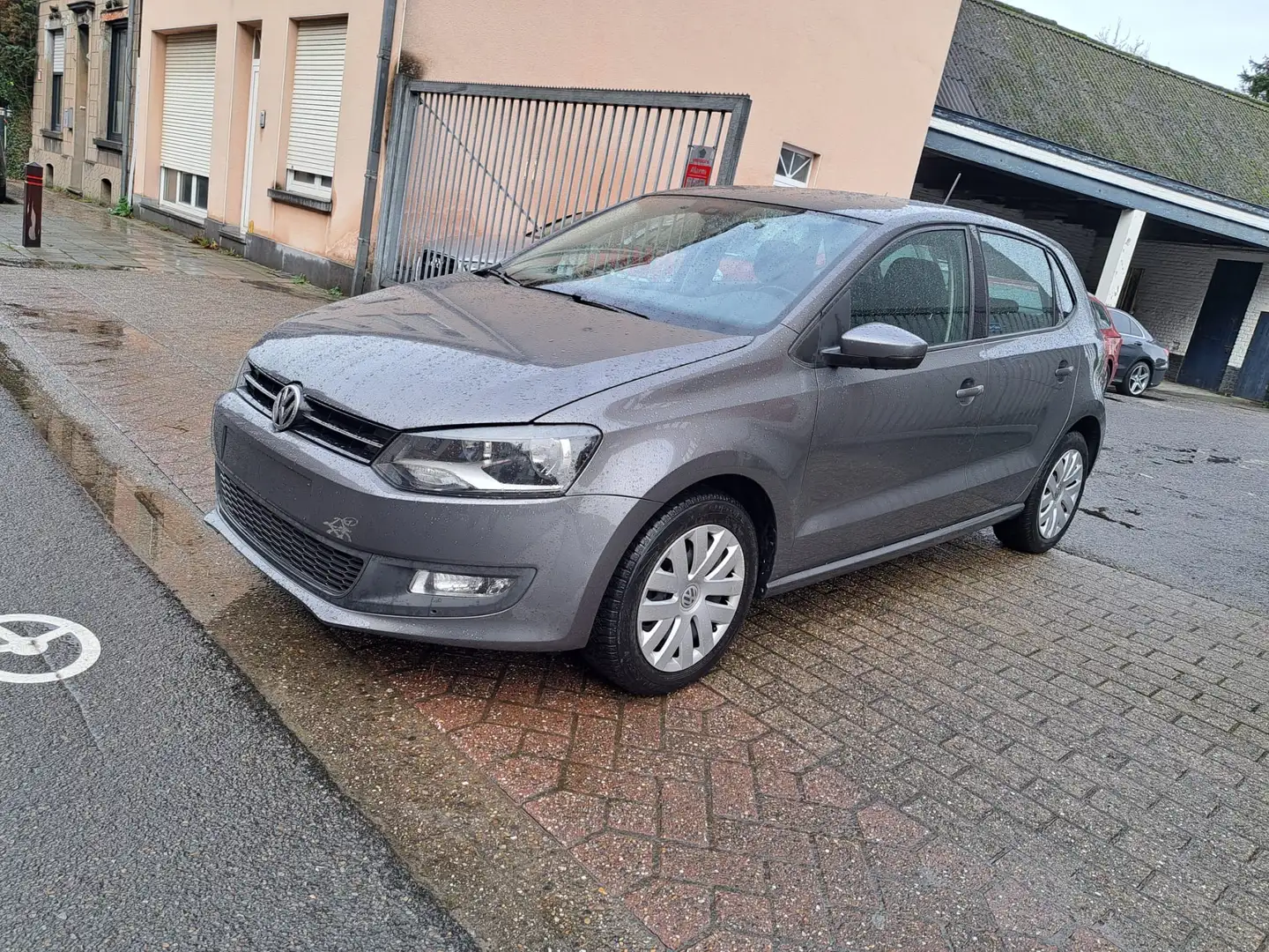Volkswagen Polo Polo 1.4i Comfortline DSG 12 MOIS DE GARANTIE Grau - 1