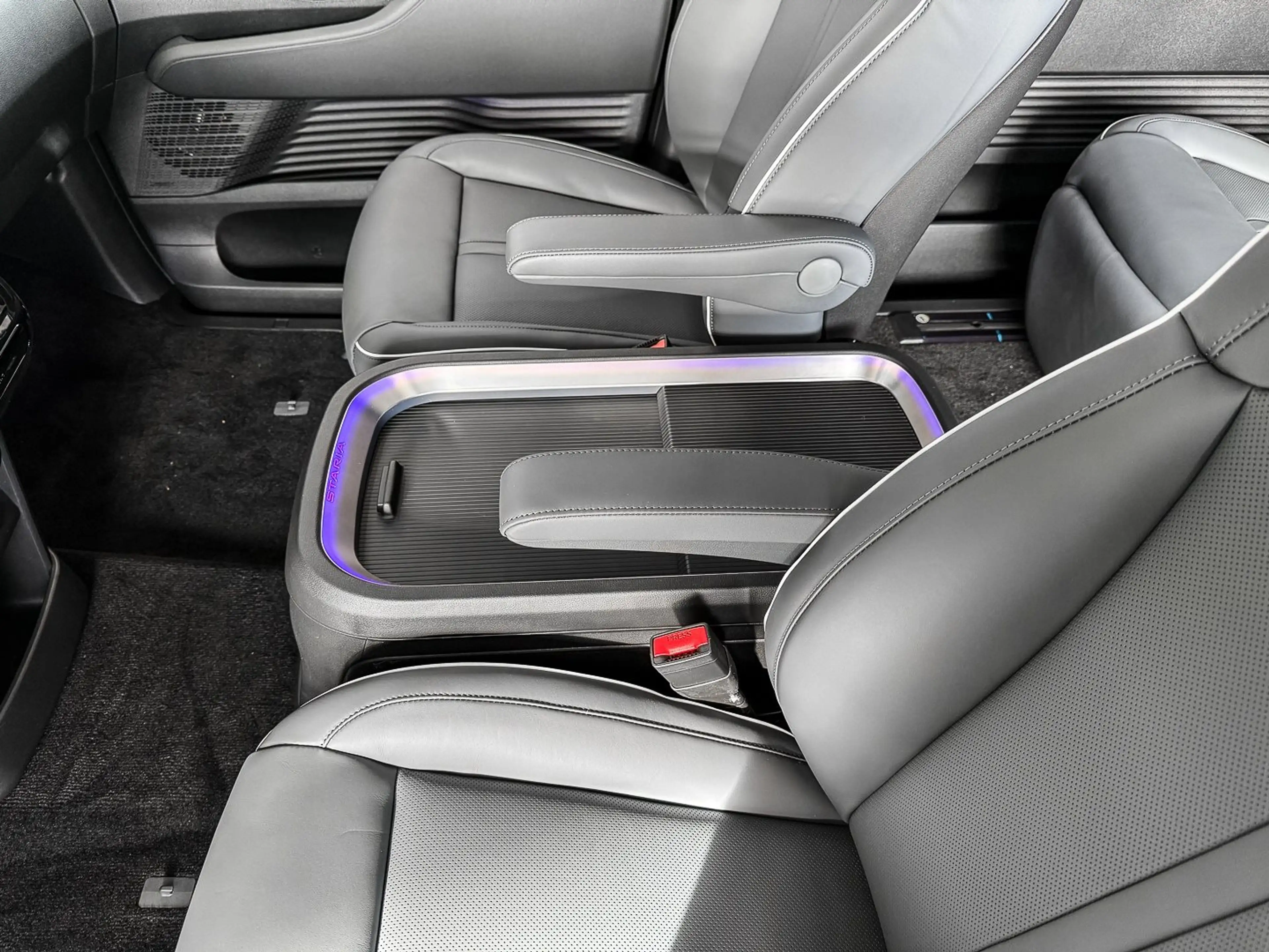 Hyundai STARIA SIGNATURE HEV 7-Sitzer 1.6 T-GDI 225PS 6-AT BOSE 3 — photo 11