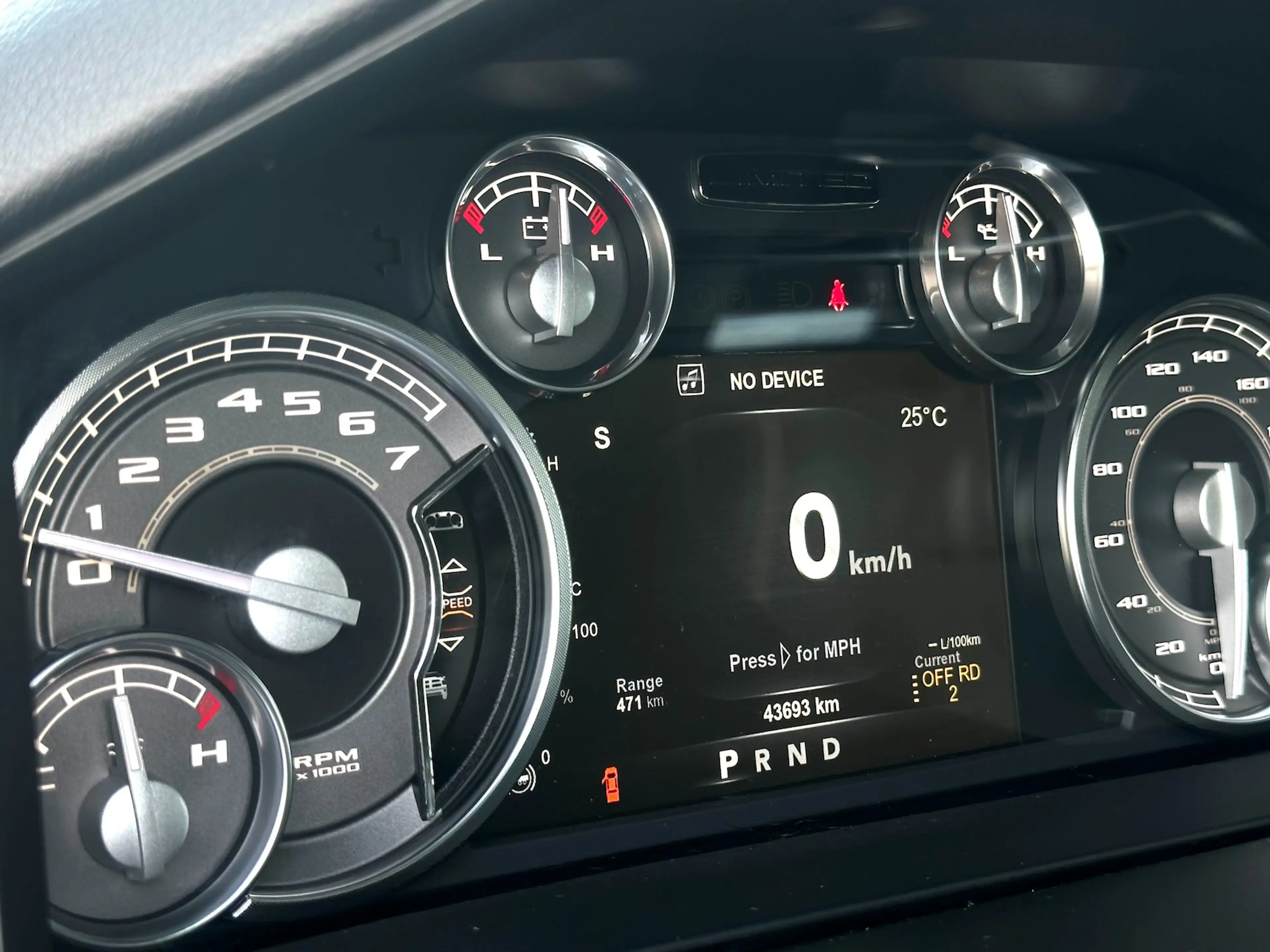 Dodge RAM 1500 Limited 5,7L 4x4 Longbed Luftfahrw. SD — photo 12