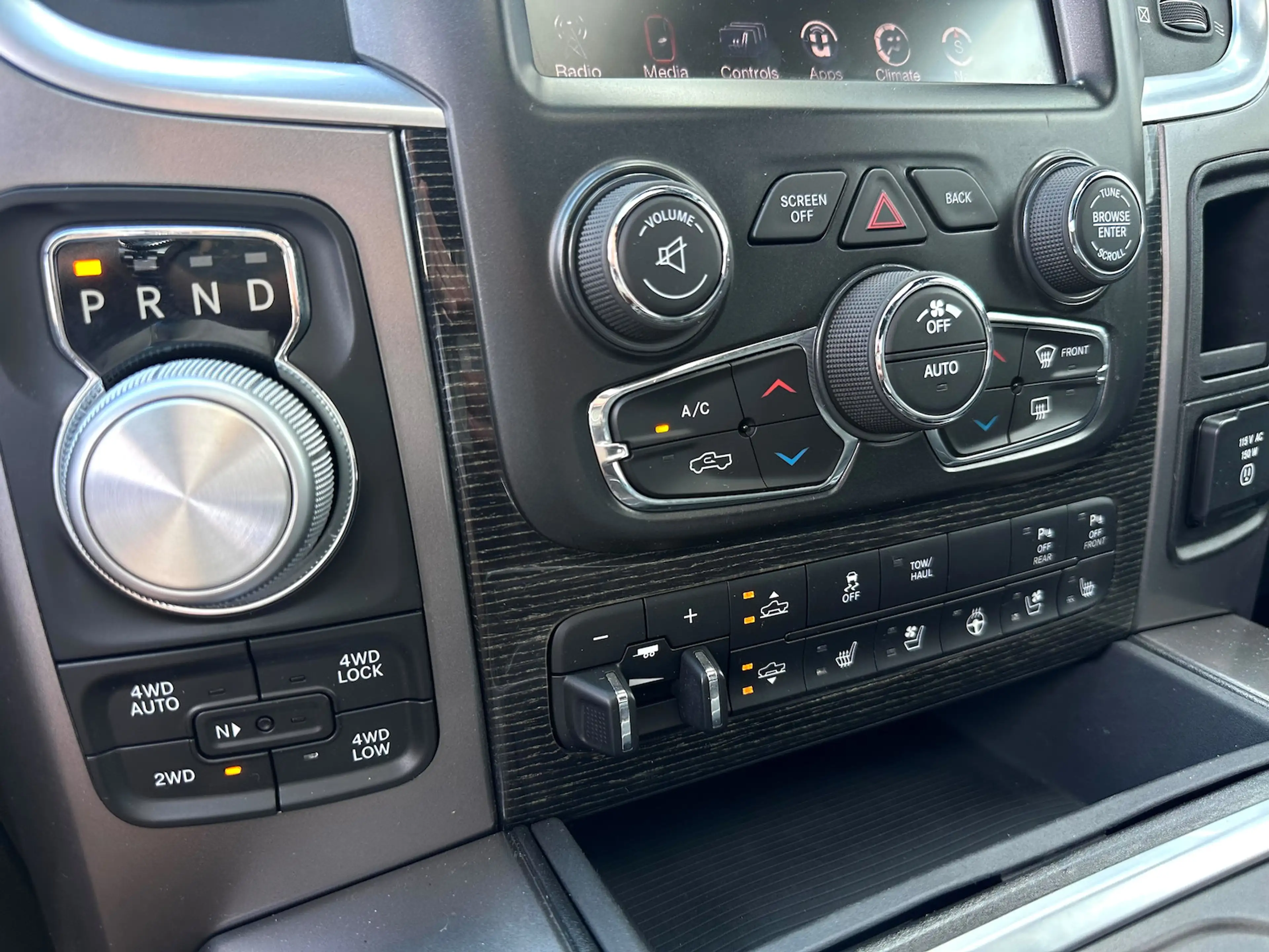 Dodge RAM 1500 Limited 5,7L 4x4 Longbed Luftfahrw. SD — photo 14