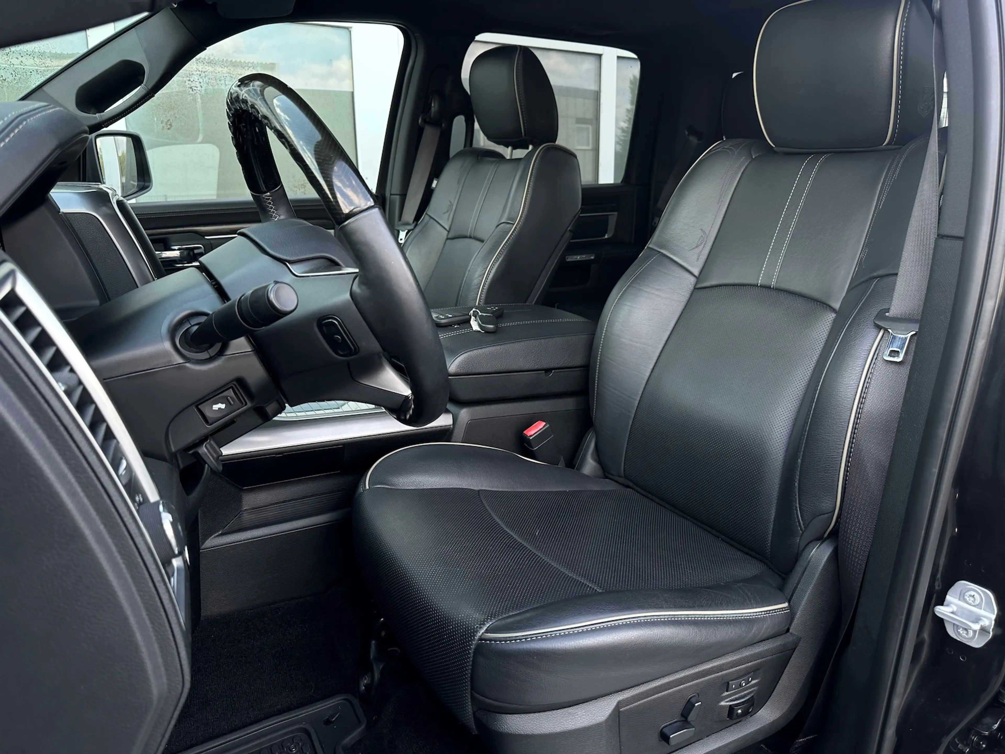 Dodge RAM 1500 Limited 5,7L 4x4 Longbed Luftfahrw. SD — photo 13
