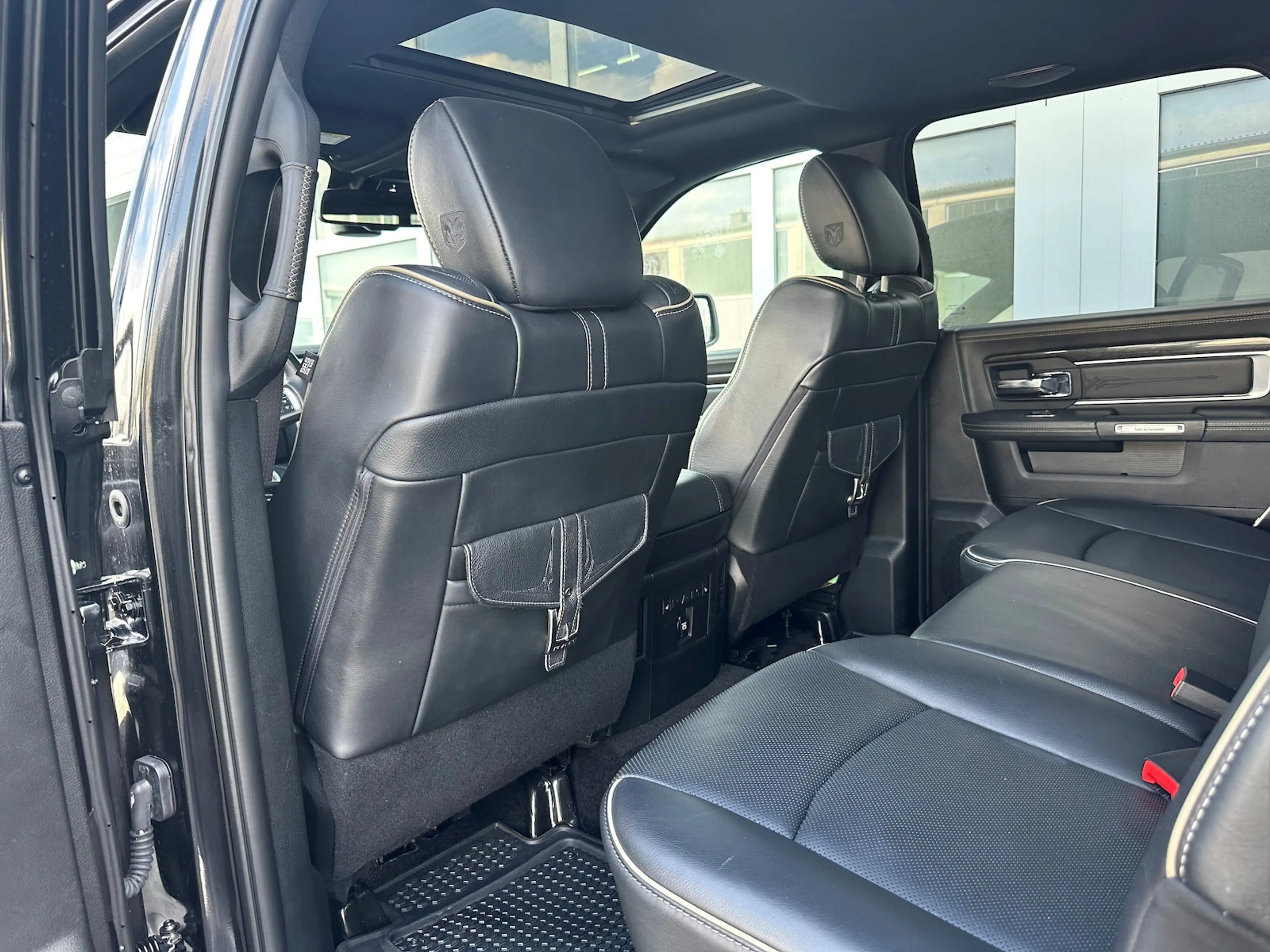 Dodge RAM 1500 Limited 5,7L 4x4 Longbed Luftfahrw. SD — photo 15