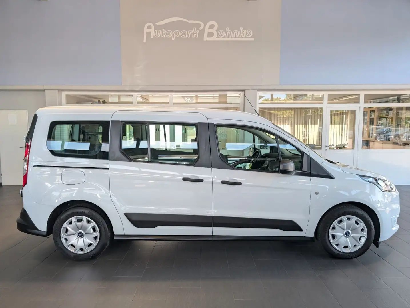 Ford Transit Connect L2 Rollstuhlumbau mit Rampe Weiß - 1