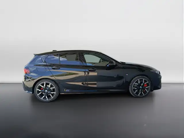 BMW 1 Series view 3