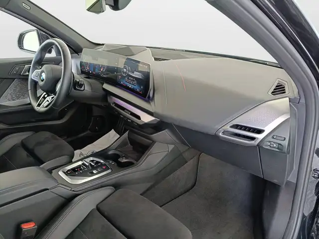 BMW 1 Series view 10