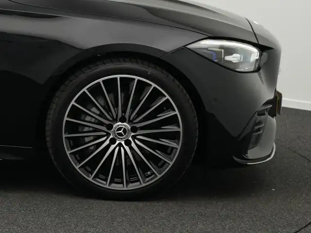 Mercedes-Benz C-Class view 8